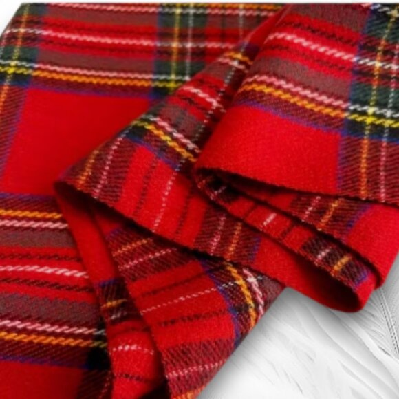 Red Tartan Plaid Oversized Winter Scarf With Fringe - Picture 4 of 8